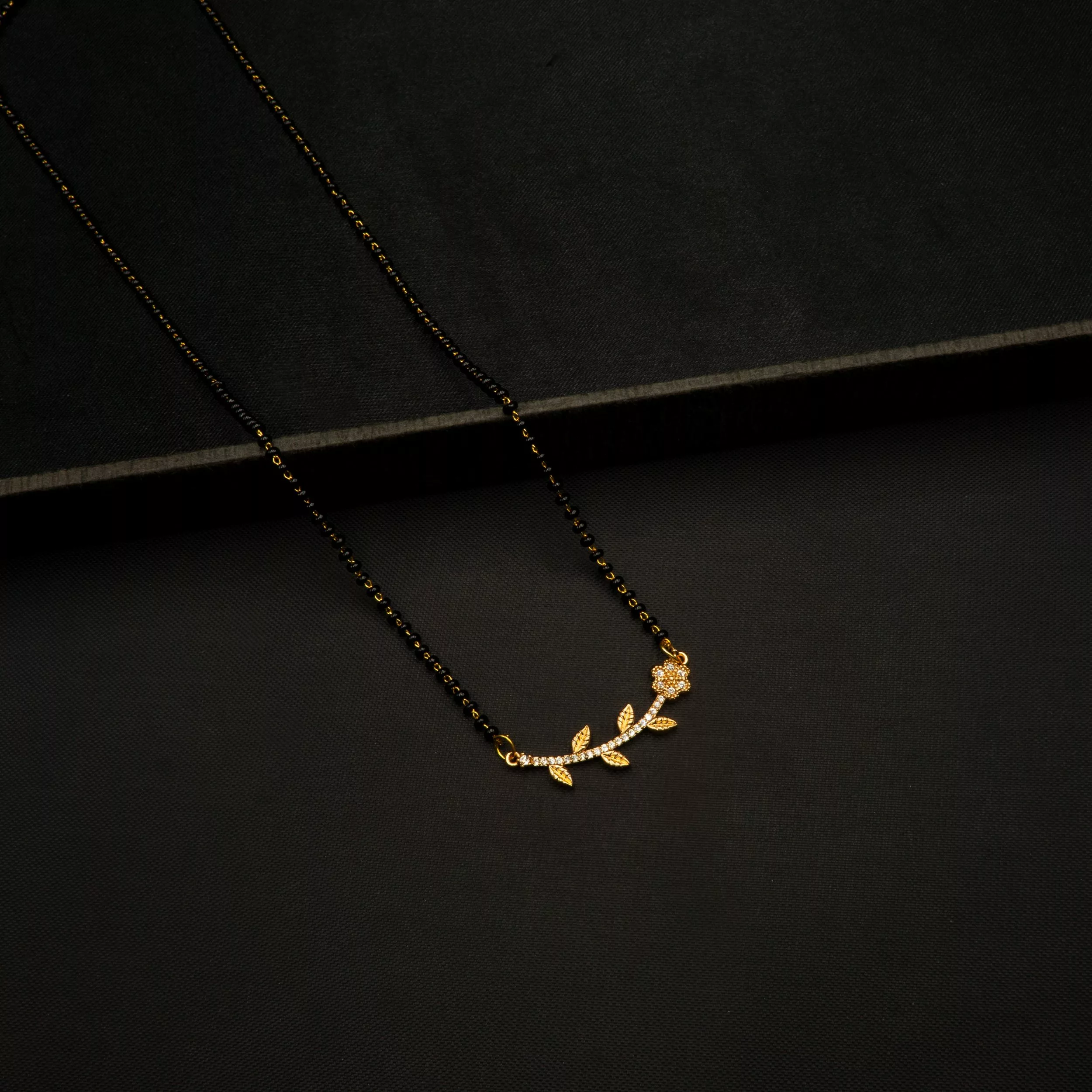 MA-2110002 - American Diamond Flower Mangalsutra MA-2110002 - American Diamond Flower Mangalsutra