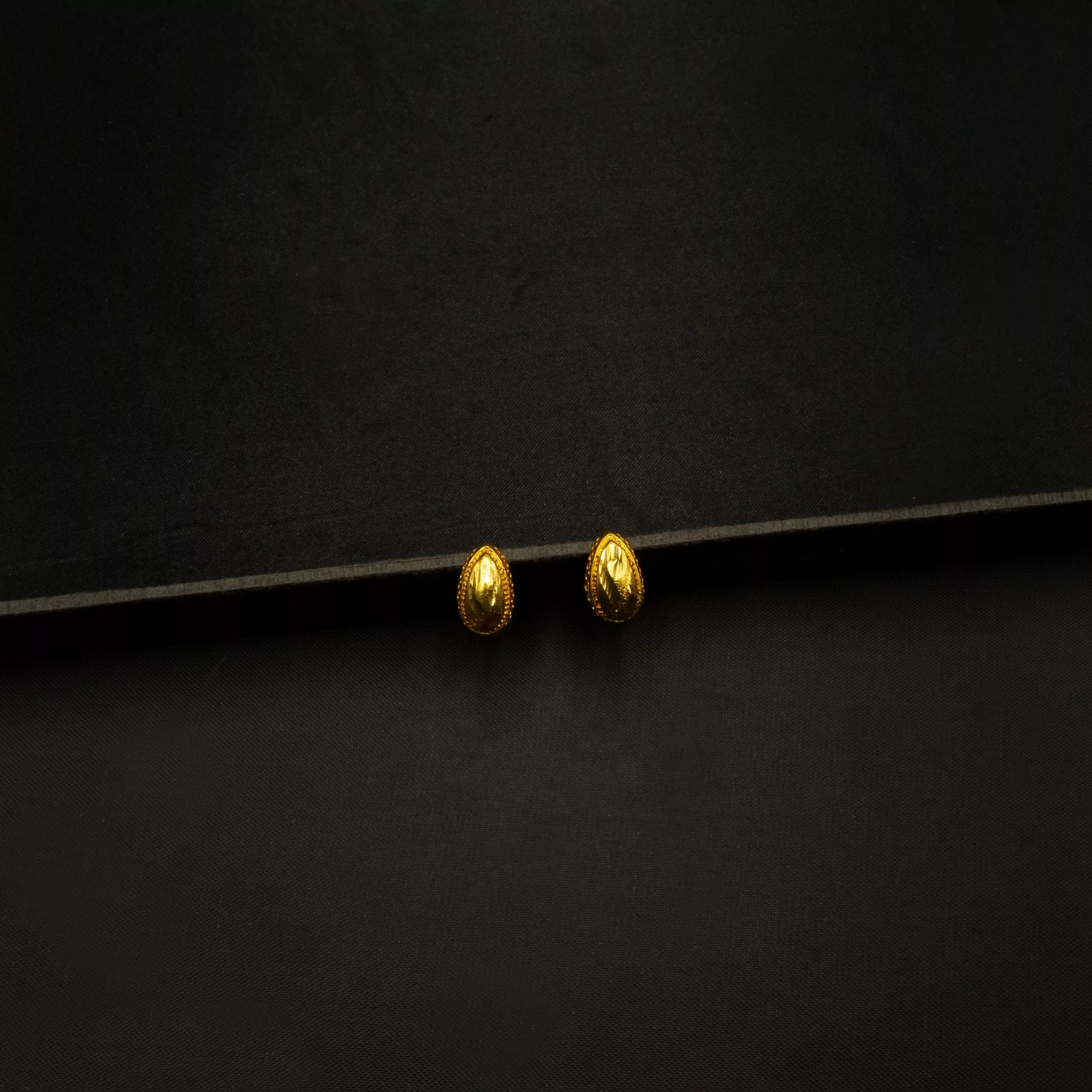 ER-2206007 - Gold Plated Hoop Earrings ER-2206007 - Gold Plated Hoop Earrings