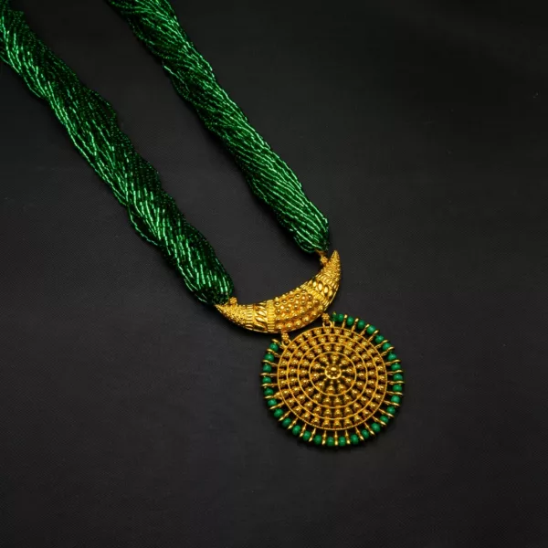 NS-2211006 - Gold Plated Long Necklace With Green Hydropotey