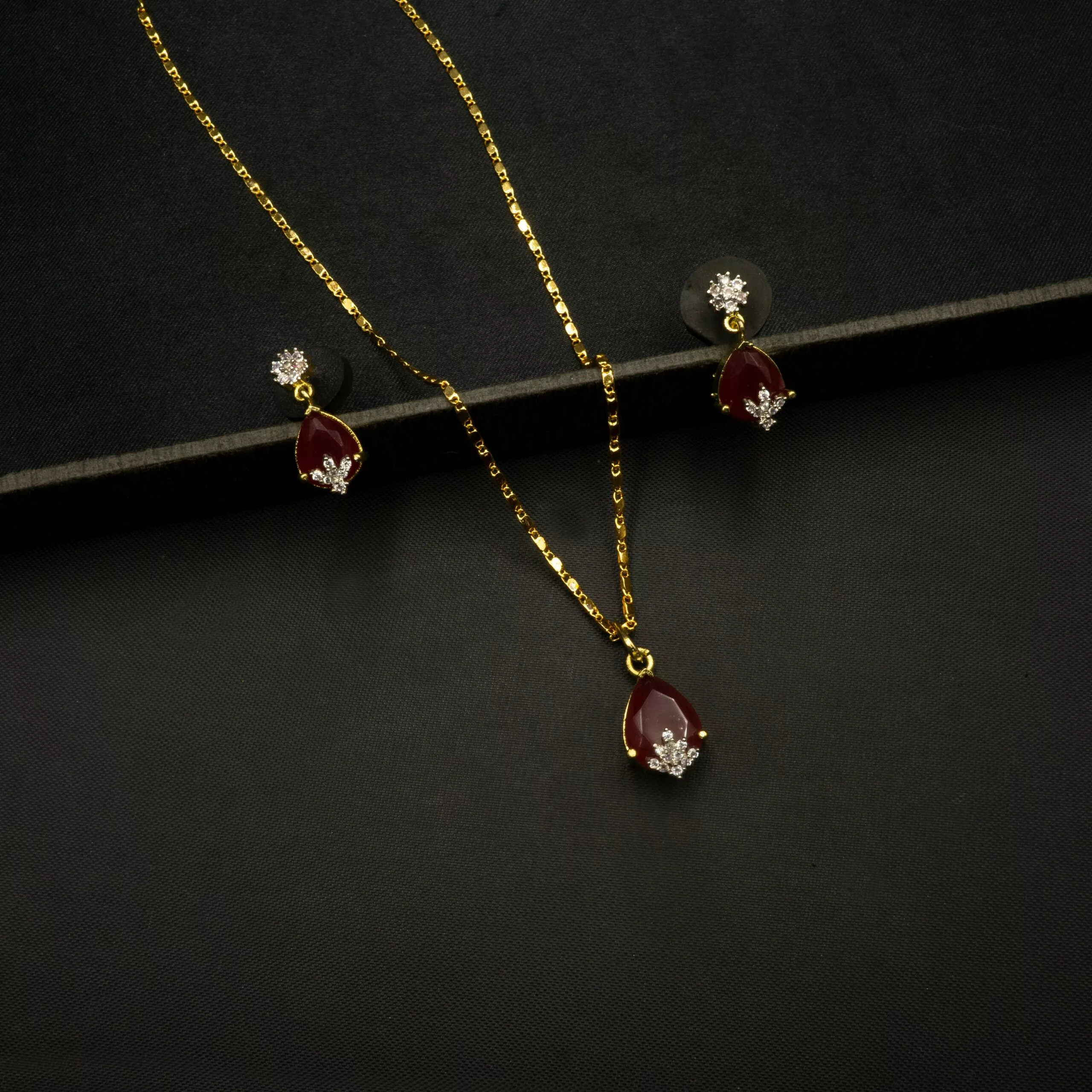 PS-2210006 - American Diamond Ruby Red Teardrop Pendant Set PS-2210006 - American Diamond Ruby Red Teardrop Pendant Set