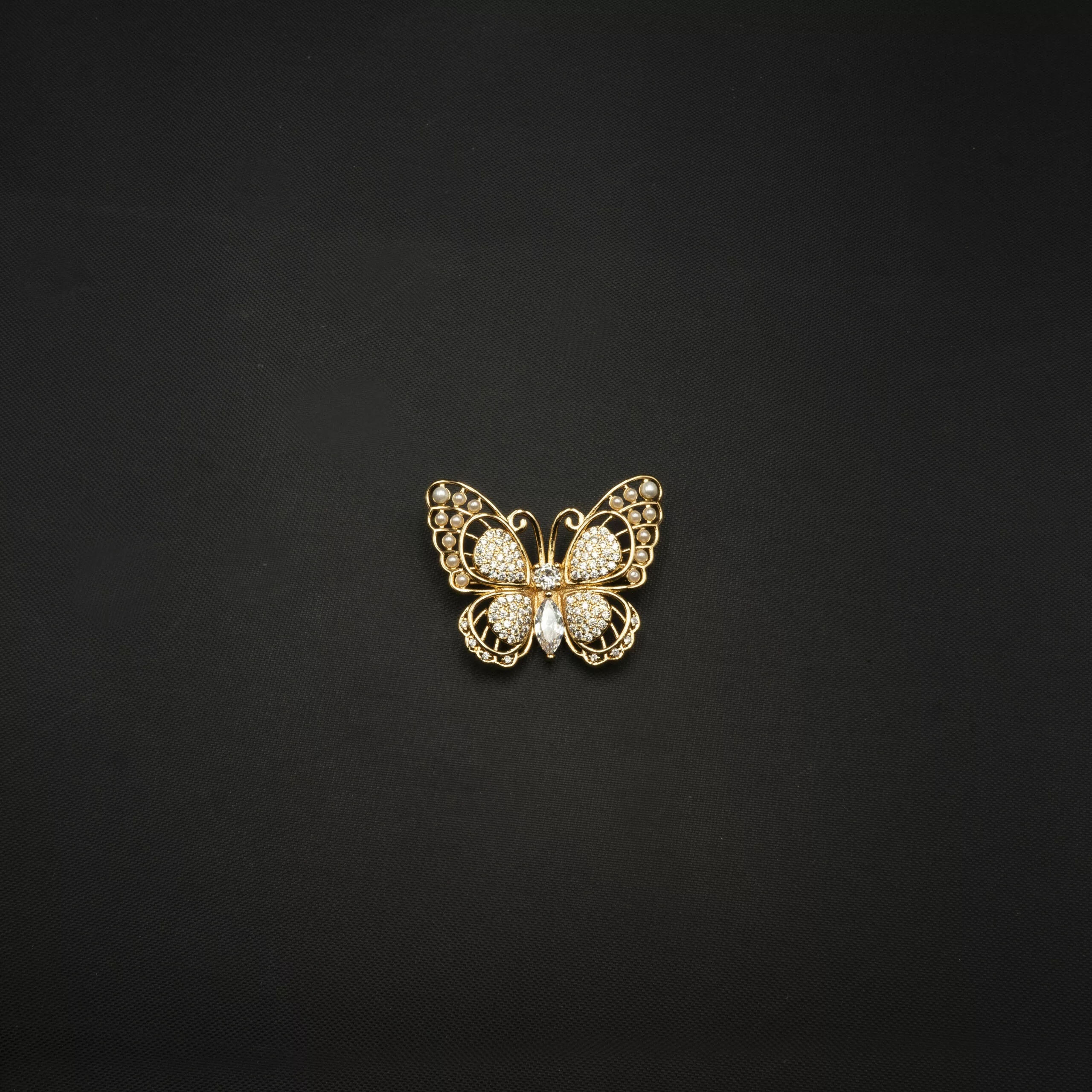 BR-2212006 - American Diamond Butterfly Brooch BR-2212006 - American Diamond Butterfly Brooch