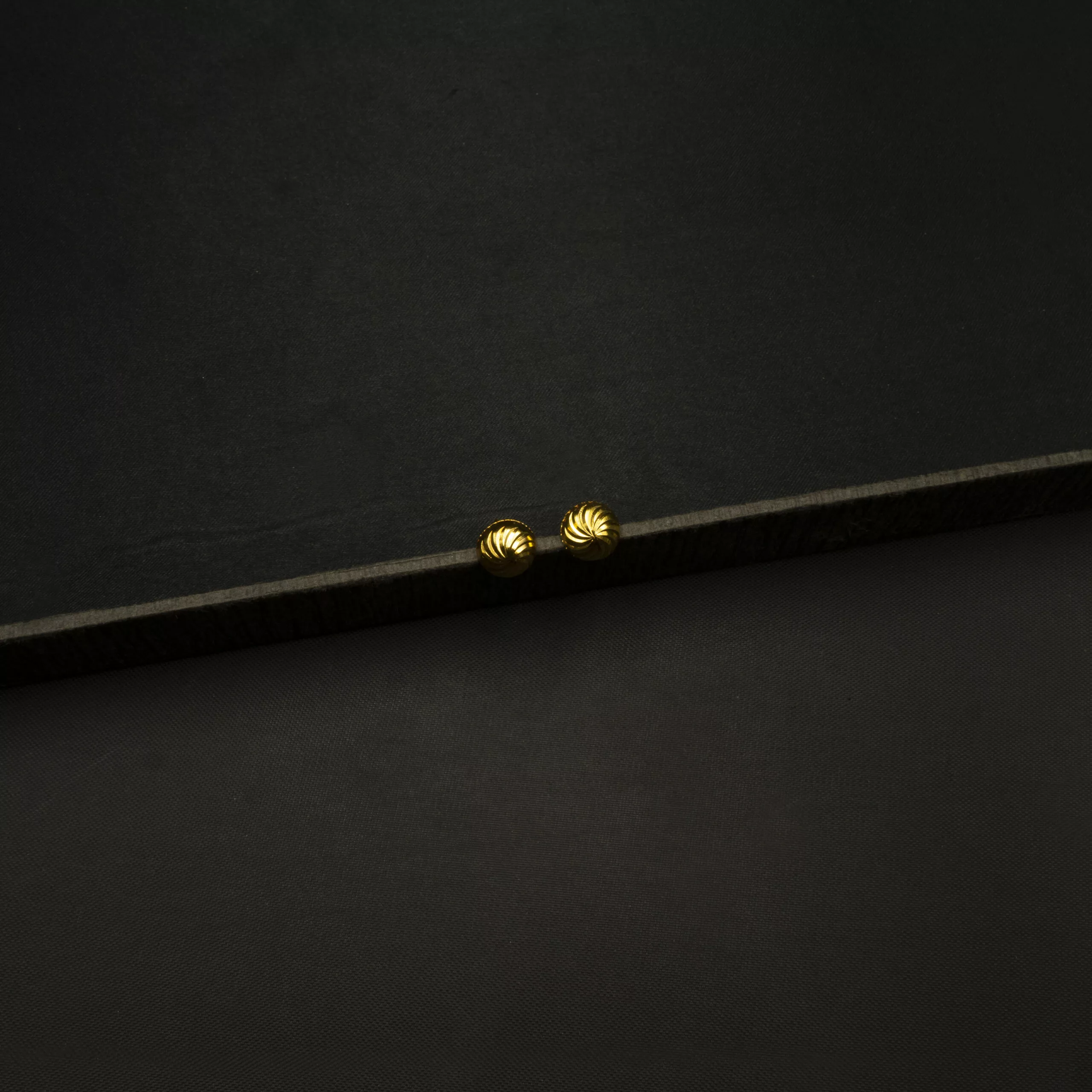 ER-2212019 - Gold Plated 10 MM Thumb Pin Studs ER-2212019 - Gold Plated 10 MM Thumb Pin Studs