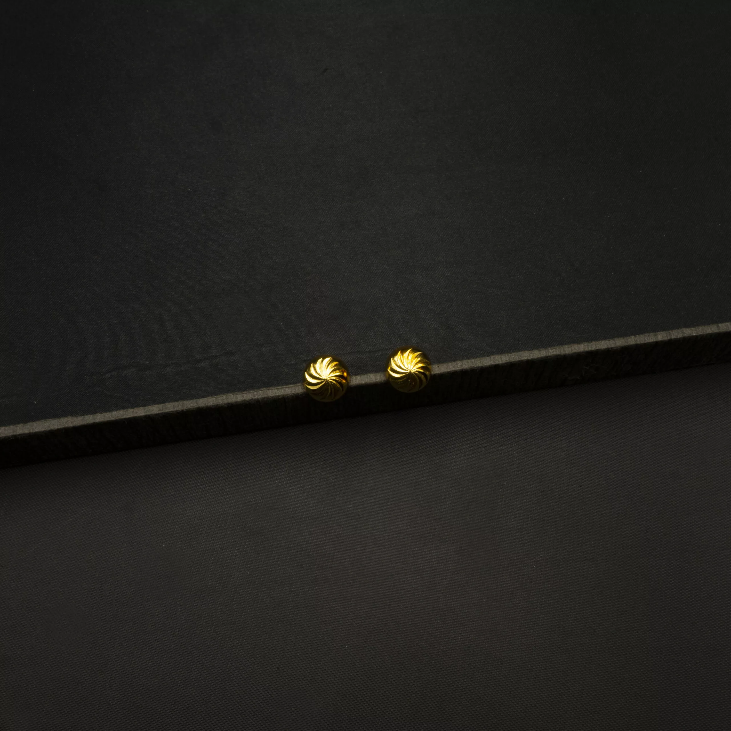 ER-2212020 - Gold Plated 13 MM Thumb Pin Studs ER-2212020 - Gold Plated 13 MM Thumb Pin Studs