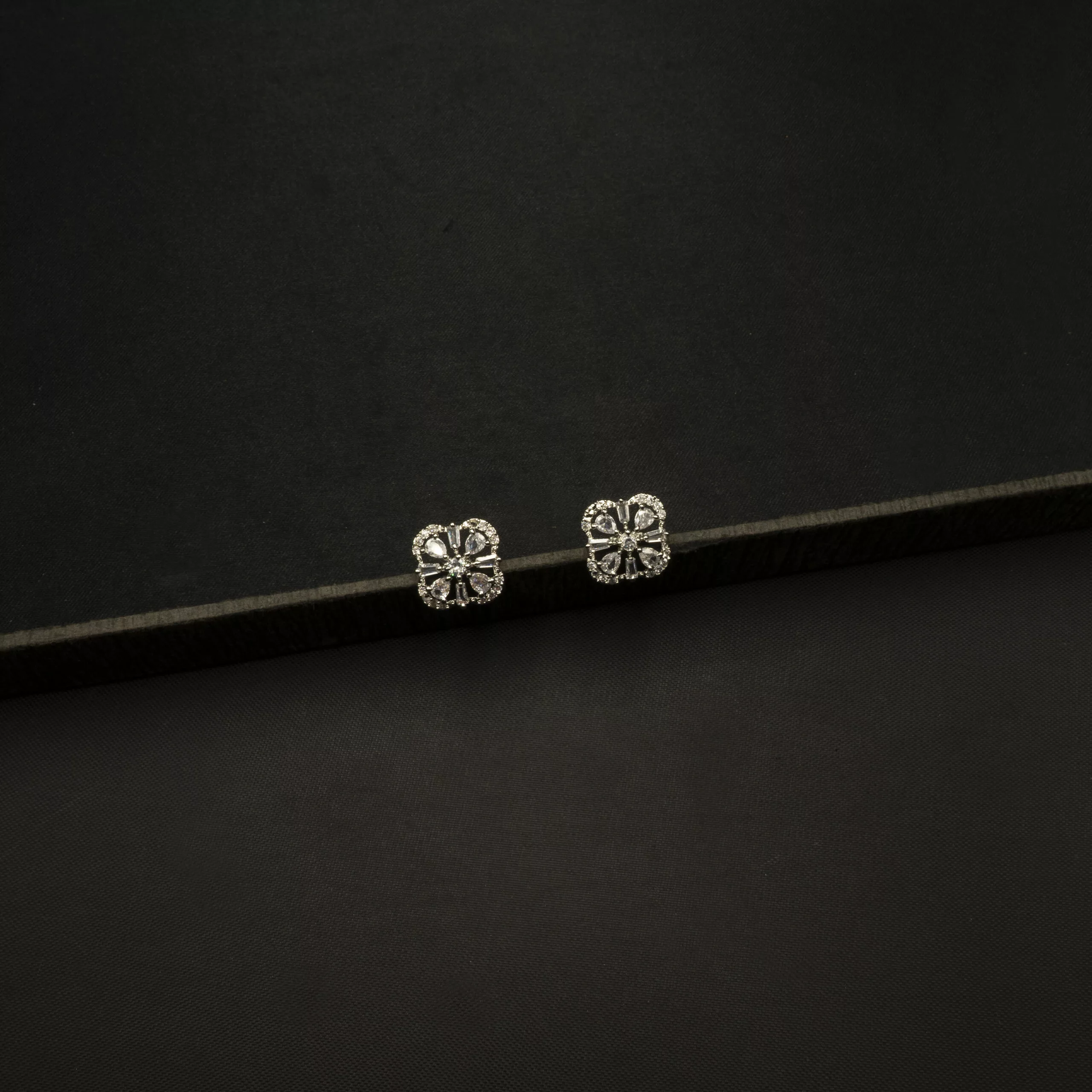 ER-2212030 - White Gold Plated American Diamond Studs ER-2212030 - White Gold Plated American Diamond Studs