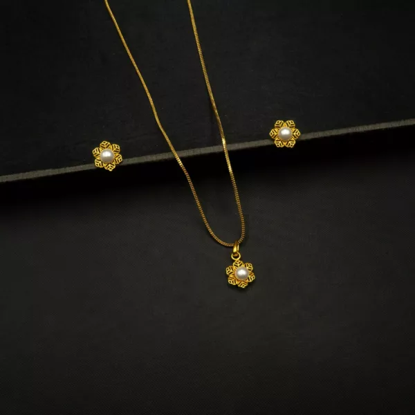 PS-2301001 - Gold Plated Minimalist Flower Pearl Pendant Set