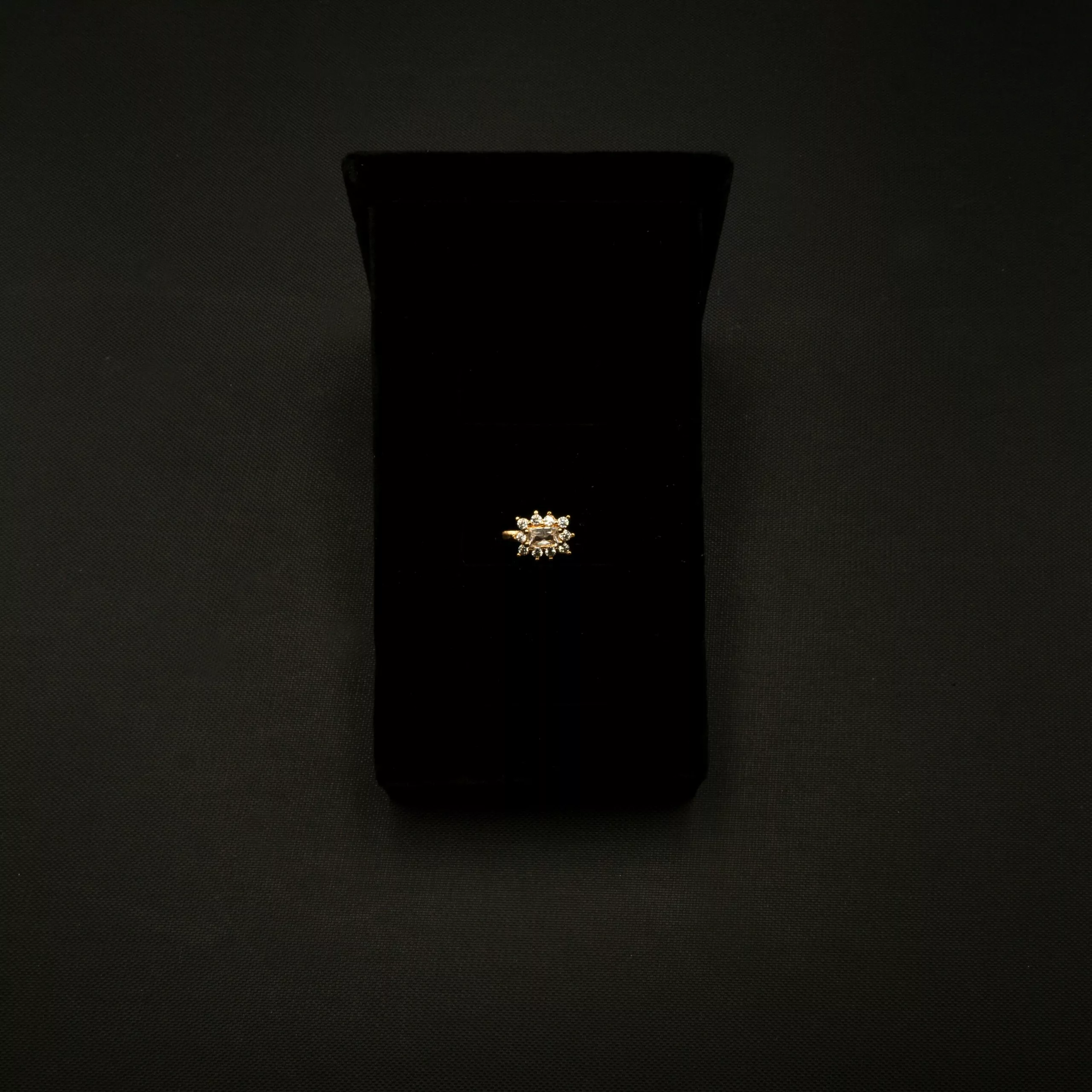 NP-2303004 - American Diamond Nose Pin NP-2303004 - American Diamond Nose Pin