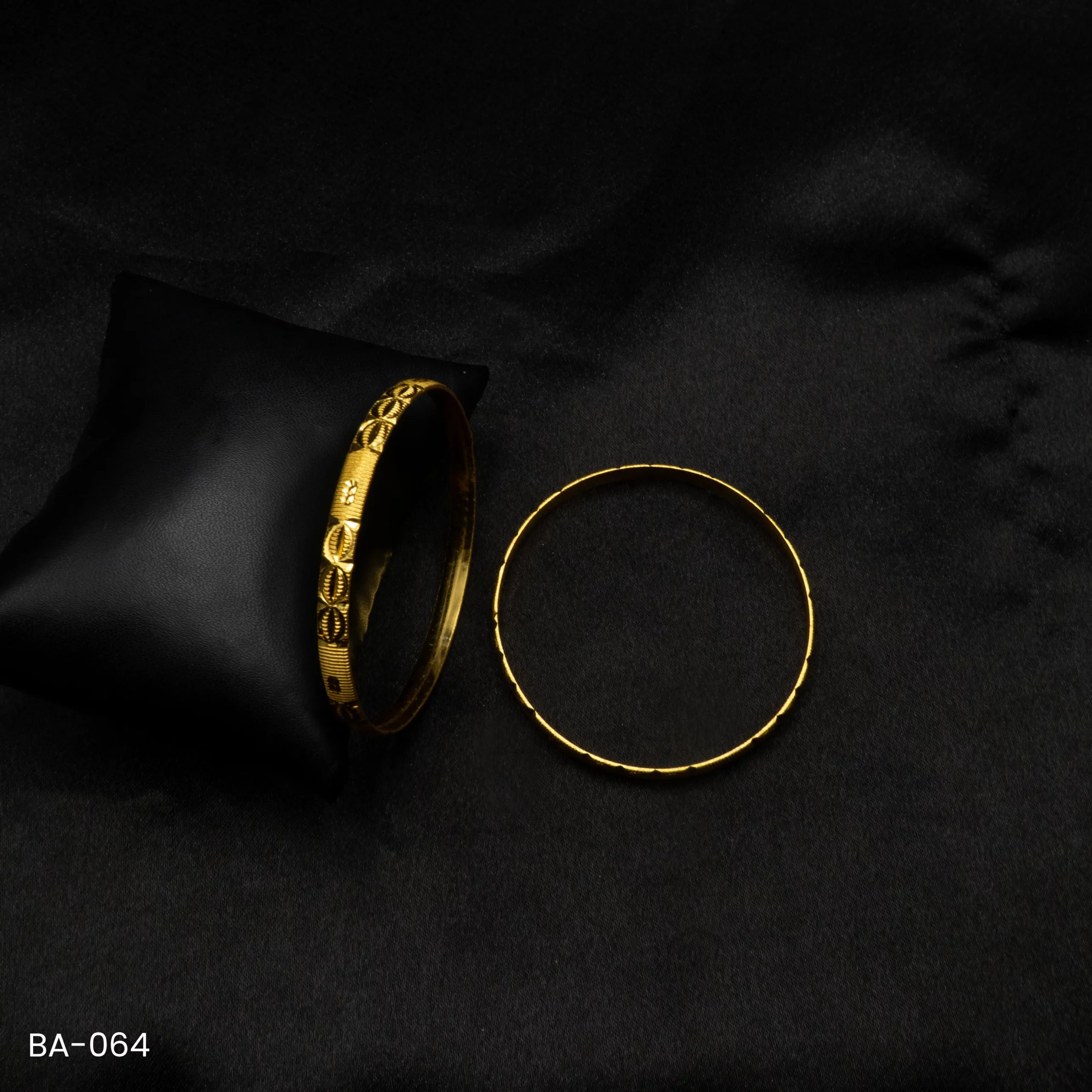 BA-064 - Gold Plated 2 Pcs Set Bangles BA-064 - Gold Plated 2 Pcs Set Bangles