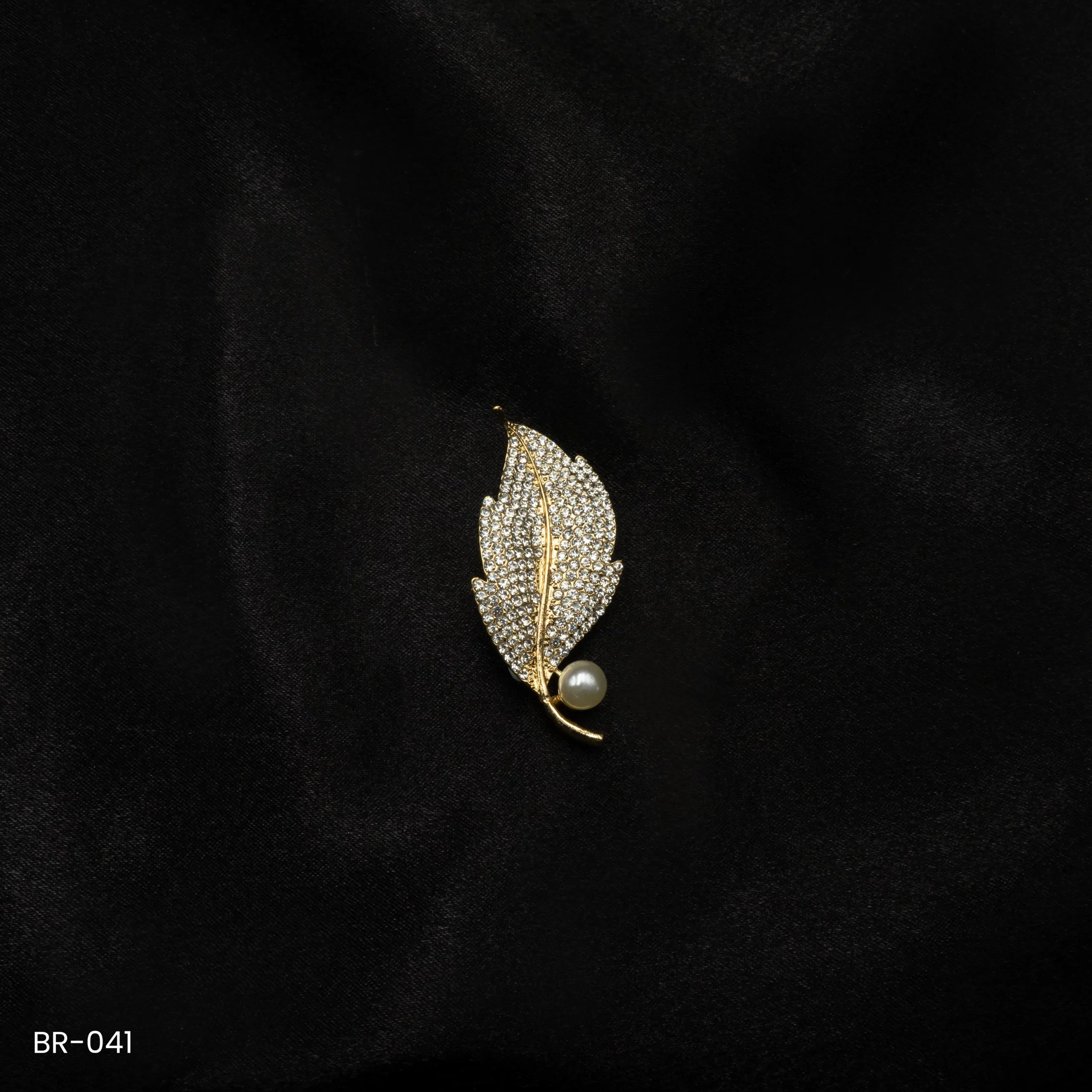 BR-041 - Modern Contemporary Saree Pin Fashion Brooch BR-041 - Modern Contemporary Saree Pin Fashion Brooch