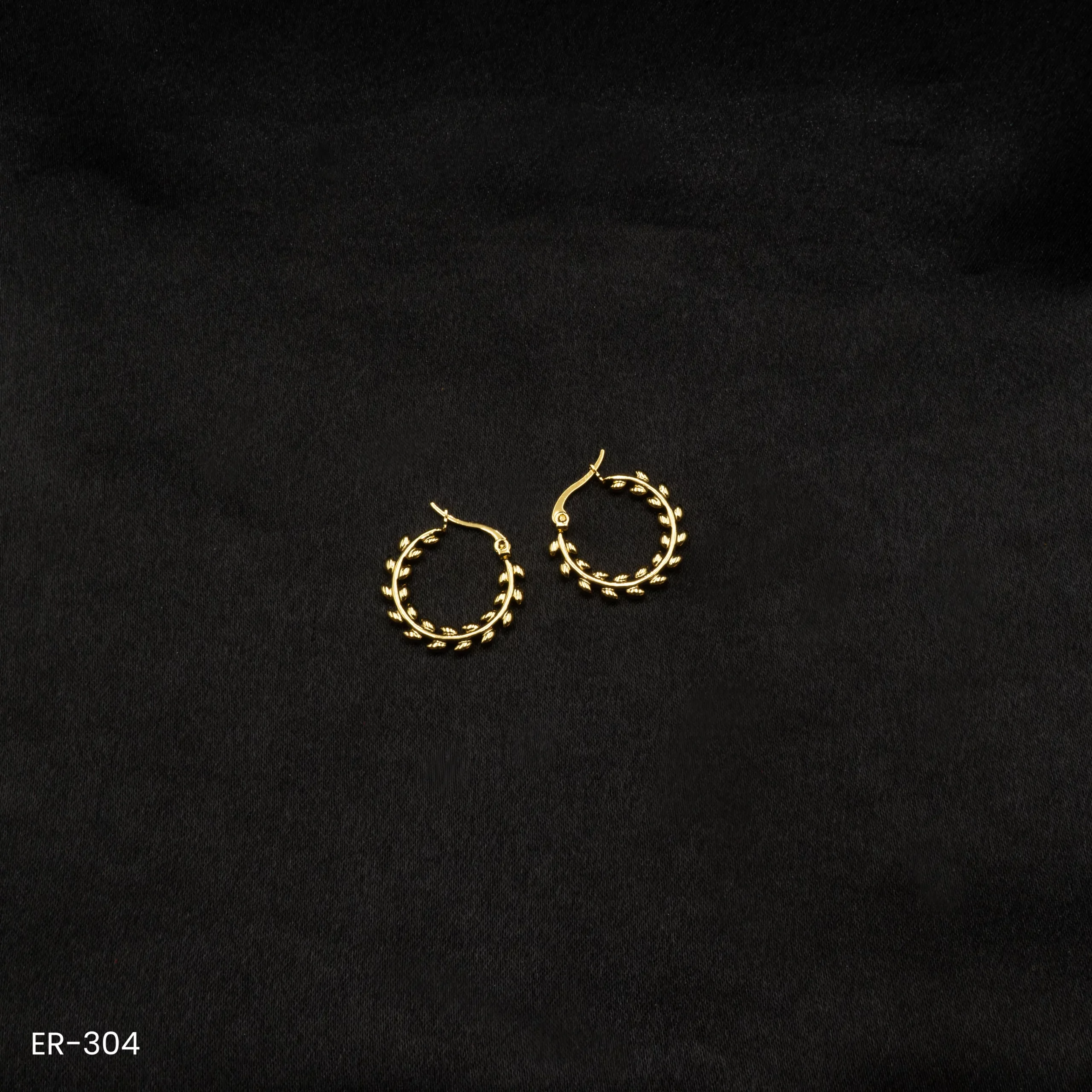 ER-304 - Golden Flora Chic Leaf-Inspired Hoops Perfect for Everyday Glam ER-304 - Golden Flora Chic Leaf-Inspired Hoops Perfect for Everyday Glam
