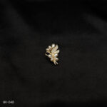 BR-048 - Golden Blossom Pearl Bouquet Brooch – Elegant Sparkle for Every Occasion