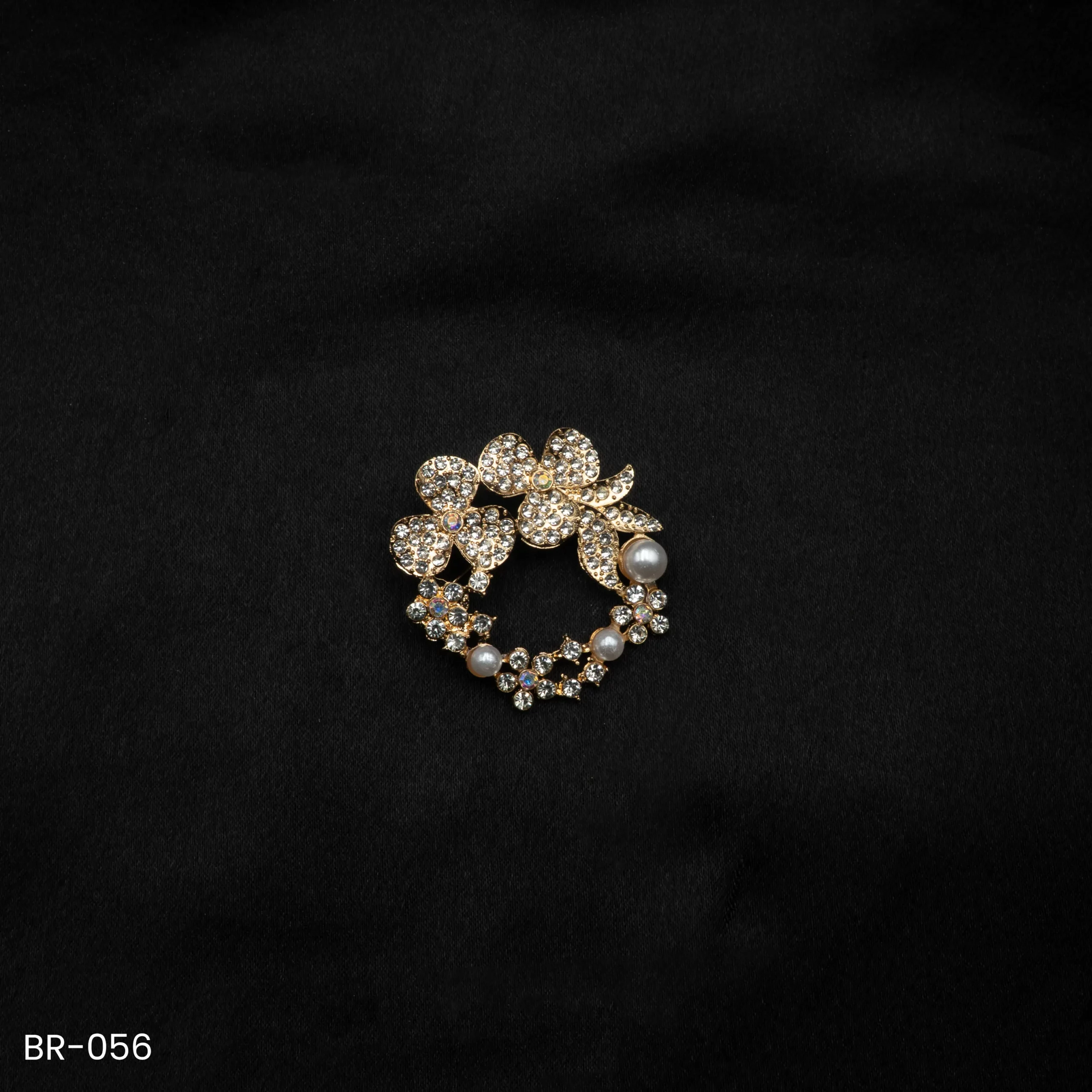 BR-056 - Gold-Toned Floral Circle Pearl Fashion Brooch for Festive Wear BR-056 - Gold-Toned Floral Circle Pearl Fashion Brooch for Festive Wear