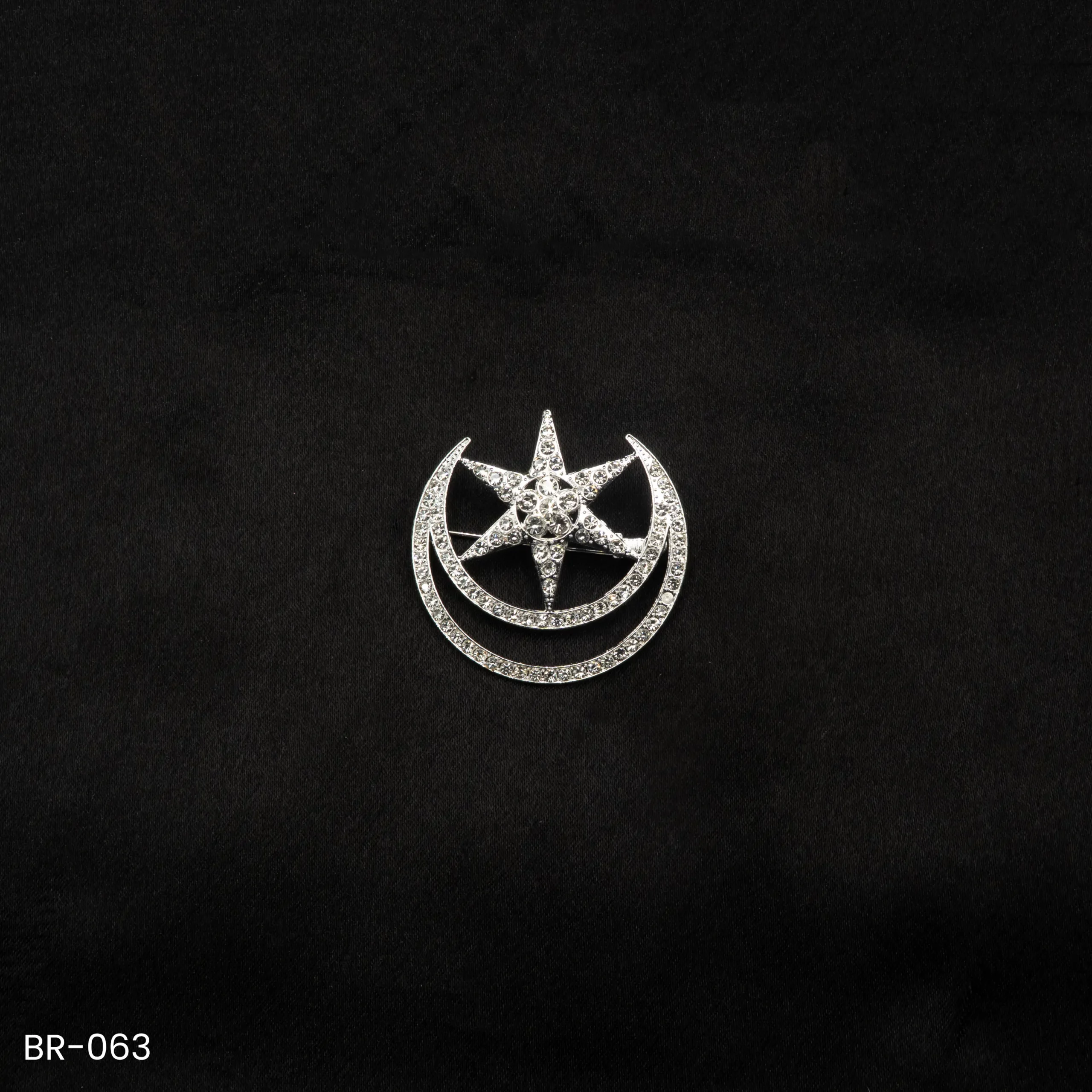 BR-063 - Celestial Charm Elegant Moon & Star Saree Pin Fashion Brooch BR-063 - Celestial Charm Elegant Moon & Star Saree Pin Fashion Brooch