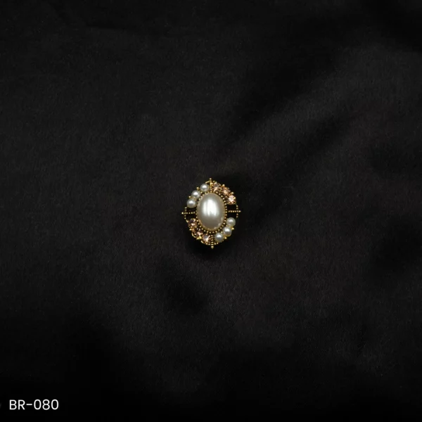 BR-080 - Vintage Inspired Oval Brooch – Statement Pearl Pin for Saree or Blazer