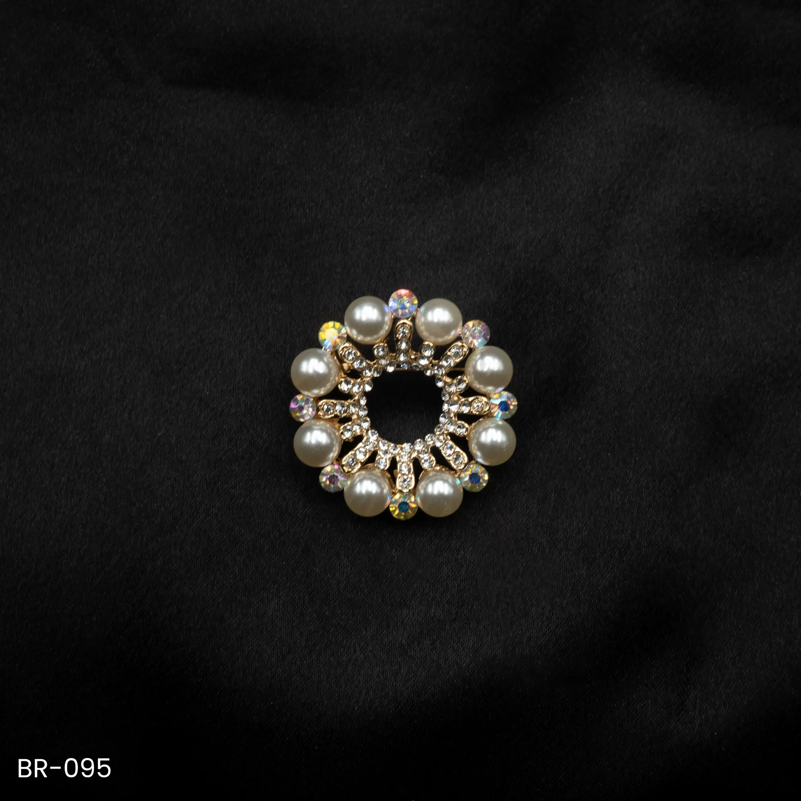 BR-095 - Zircon Ring Fashion Brooch – Radiant Pearl Saree Pin for Party & Formal Looks BR-095 - Zircon Ring Fashion Brooch – Radiant Pearl Saree Pin for Party & Formal Looks