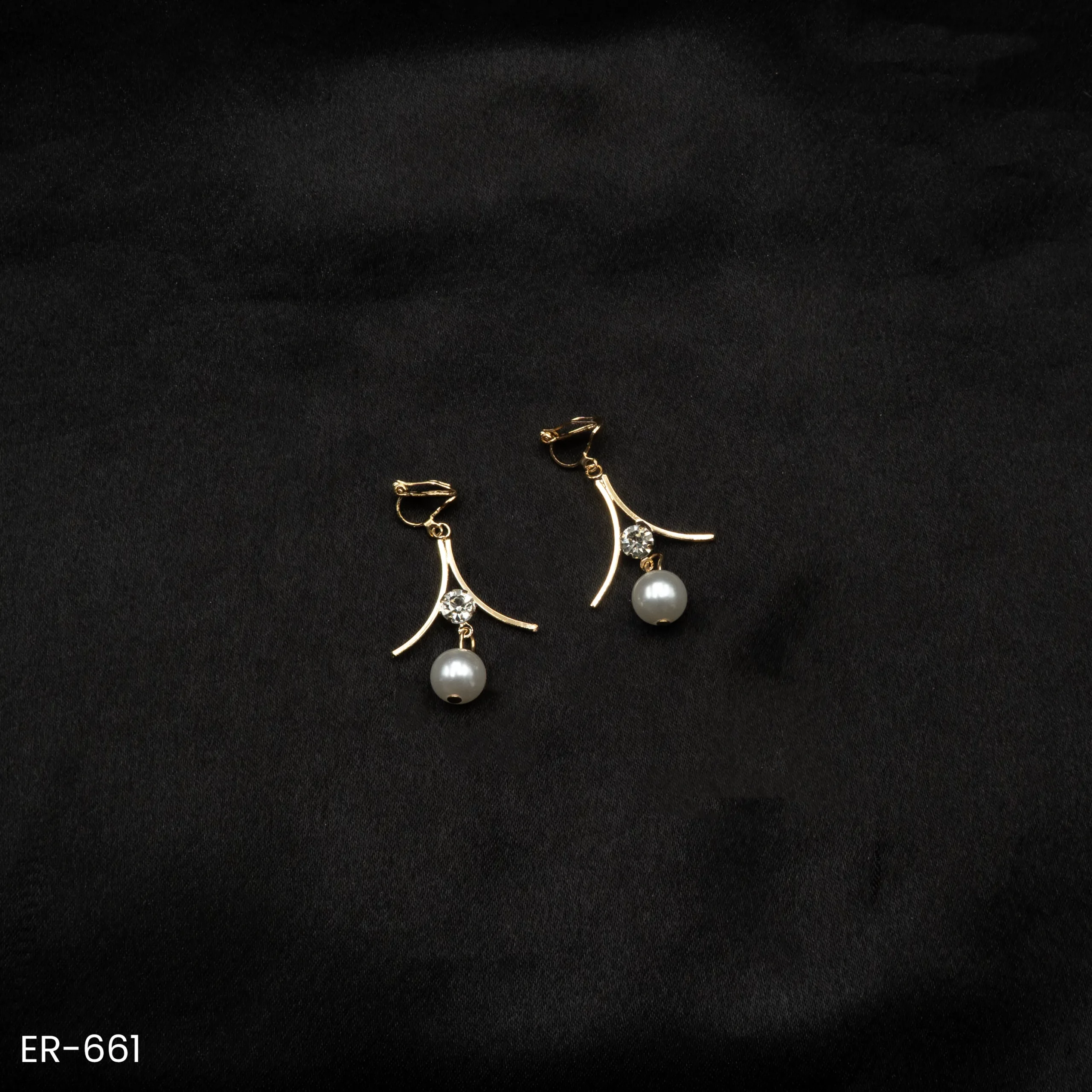 ER-661 - Modern Curve Design Pearl Drop Earrings With CZ Accent ER-661 - Modern Curve Design Pearl Drop Earrings With CZ Accent