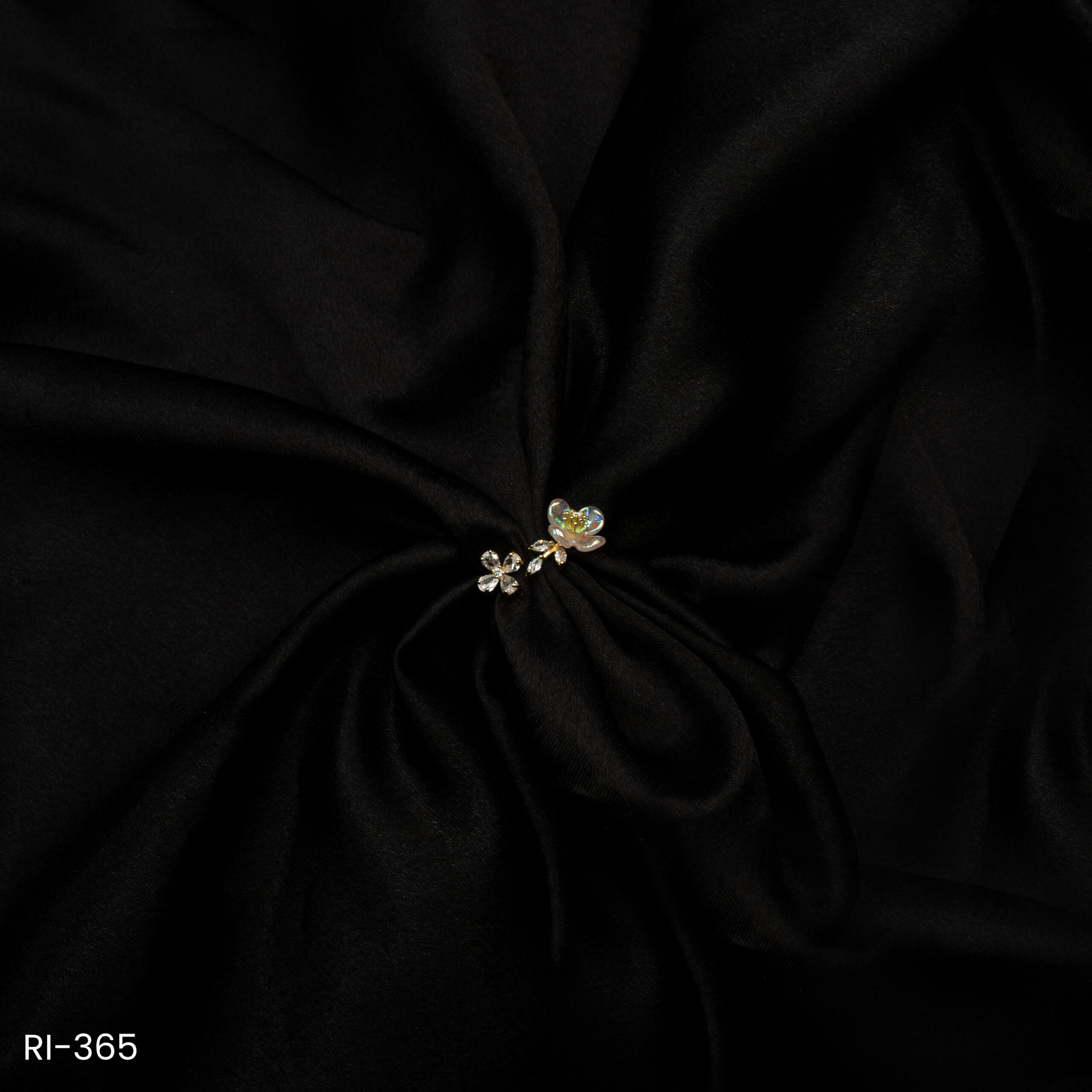 RI-365 - Ethereal Sparkle Statement Floral Charm American Diamond Bloom Ring RI-365 - Ethereal Sparkle Statement Floral Charm American Diamond Bloom Ring