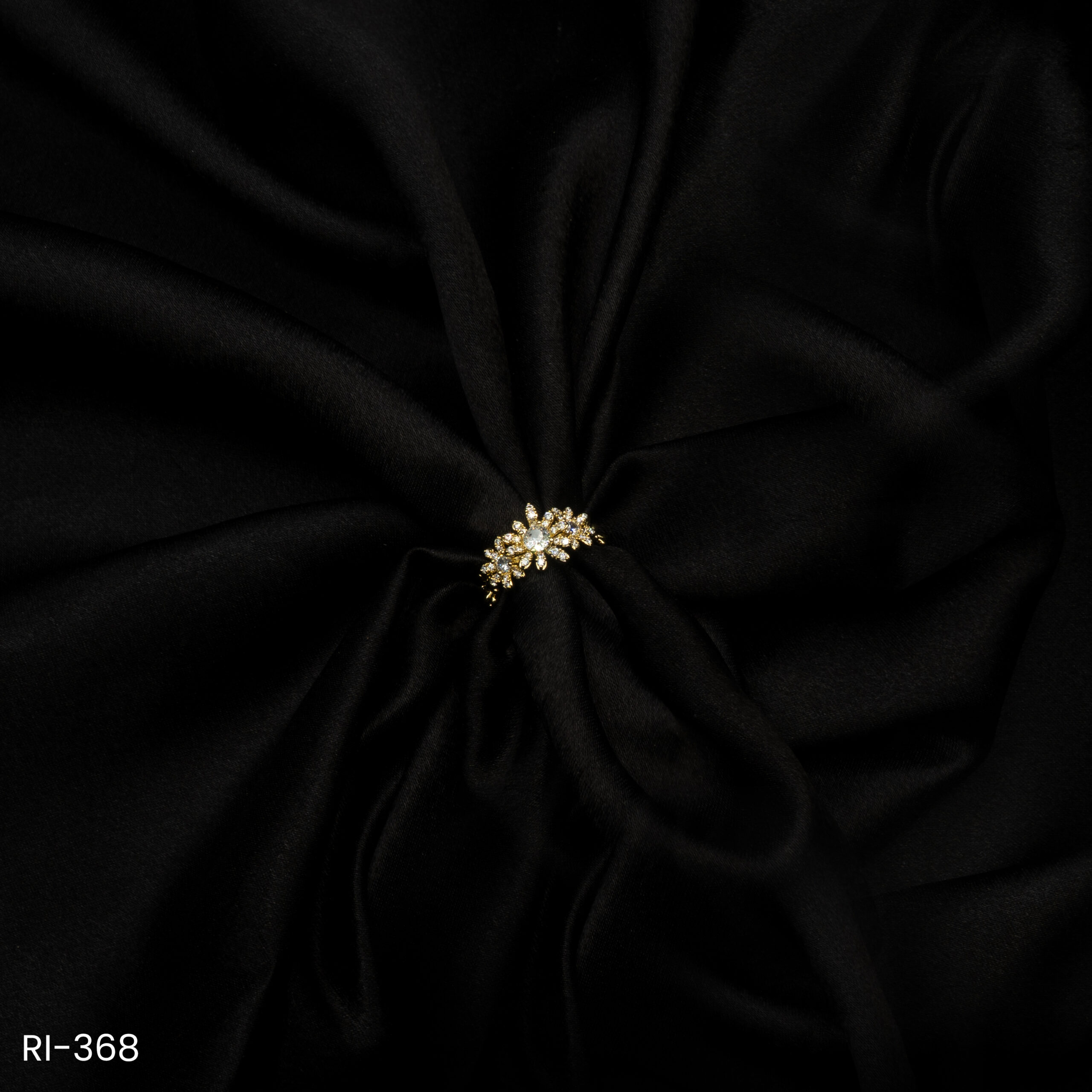 RI-368 - Glittering Elegance American Diamond Flower Shine Adjustable Finger Ring RI-368 - Glittering Elegance American Diamond Flower Shine Adjustable Finger Ring